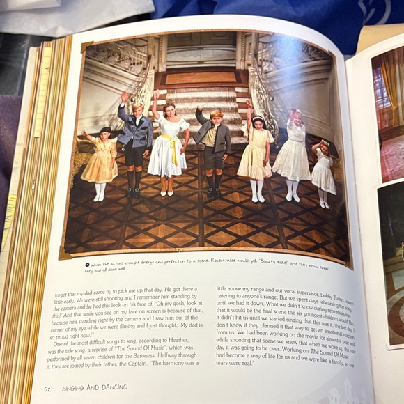 The Sound of Music Family Scrapbook - 2011 By Fred Bronson (SEVENOAKS) - Picture 13 of 16